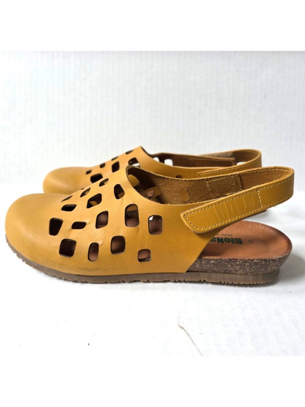 BioNatura Sandals Womens 40 / 9 Yellow Leather Closed Toe Shoes Made in Italy
